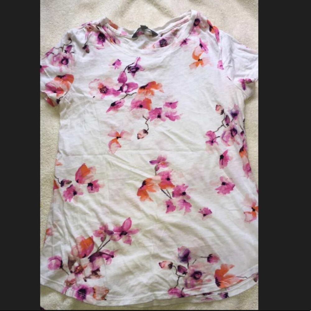 Flower shirt 🌸🌹